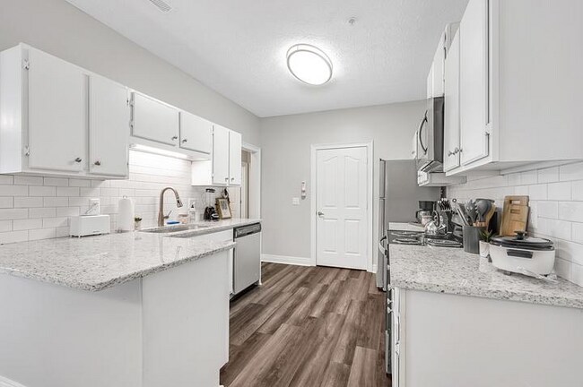 Building Photo - 244 Kyser Blvd
