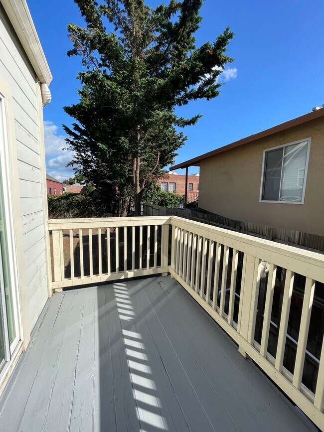 Photo - 1/2 Off First Month's Rent, 5Bdrm, 2Bath House