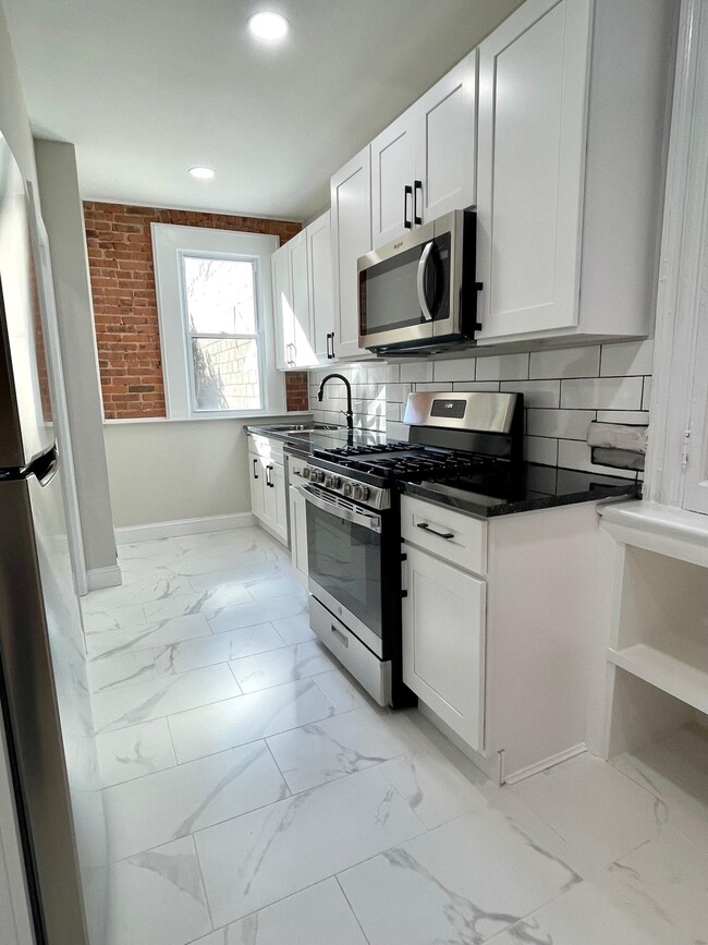 Building Photo - 357 8th St