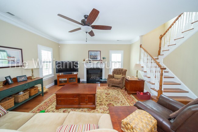 Building Photo - 7053 Mariners Landing Drive