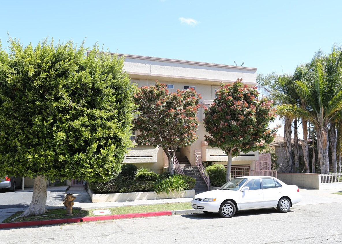 Building Photo - 4354 MCLAUGHLIN Ave