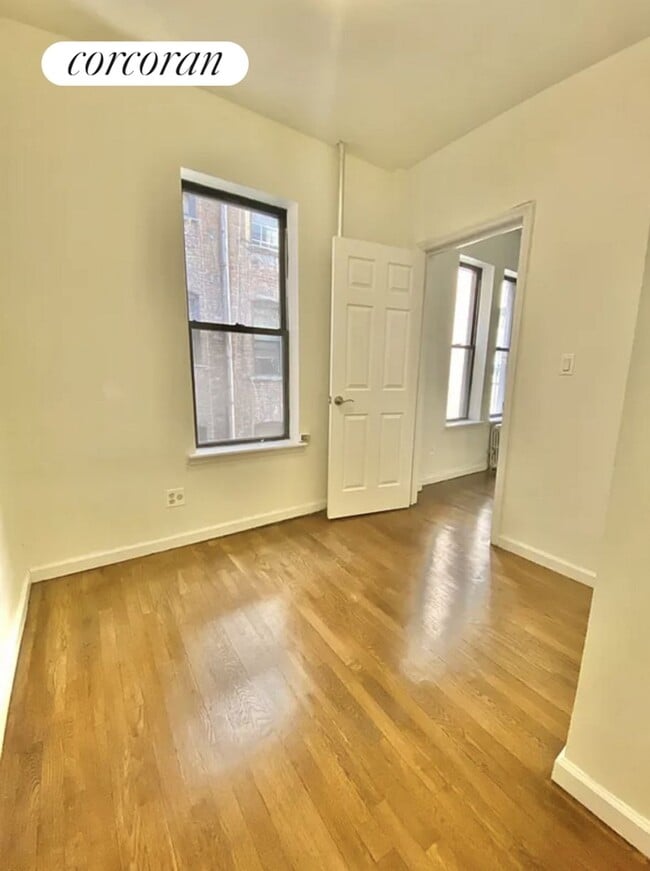 Building Photo - 413 E 70th St