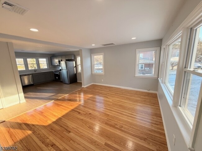 Building Photo - 83 Academy St