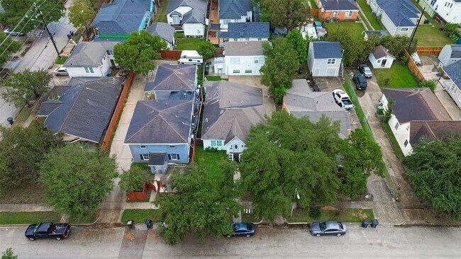 Foto del edificio - 1511 Scharpe St