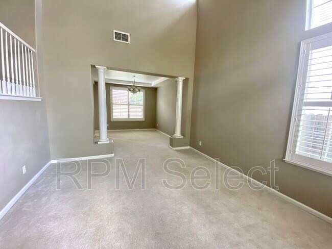 Building Photo - 637 Lavastone Dr