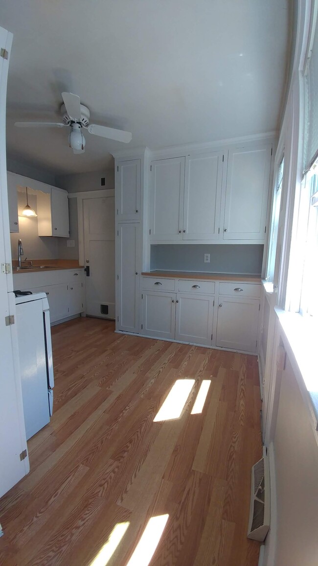 Kitchen - 2158 N 70th St