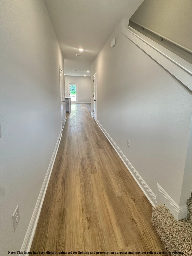 Foto del edificio - "Charming 3-Bed Townhouse Retreat with 2.5 Baths in Pensacola – Spacious 1537 Sq Ft!"