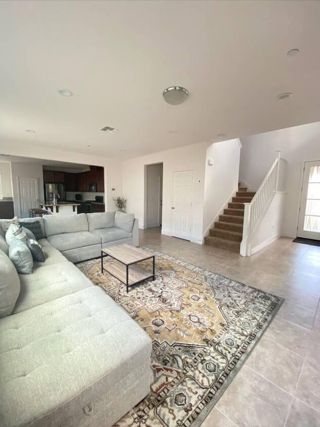Primary Photo - 1674 S Macias Pl