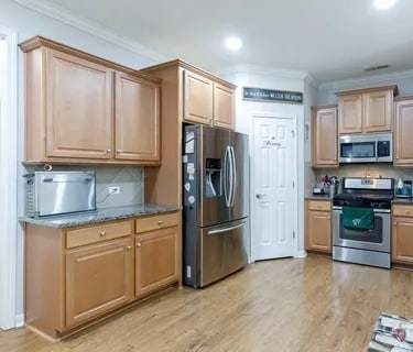 Building Photo - 16142 Commodore Dr