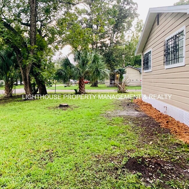 Foto del edificio - Beautiful Allendale Home With Large Fenced Yard