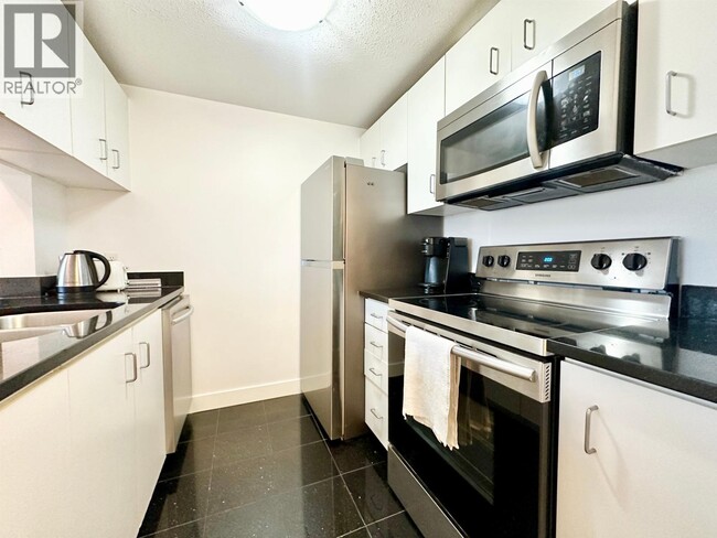 Building Photo - 438 Seymour St