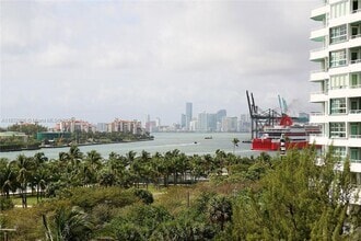 Building Photo - 100 South Pointe Dr