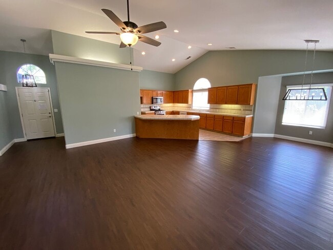 Foto del edificio - 2643 W Oakridge Ave