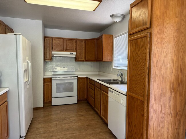 Building Photo - Home on 1 acre lot with above ground pool!
