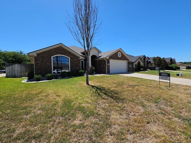 Foto del edificio - RENT REDUCTION & AVAILABLE FOR MOVE-IN NOW!