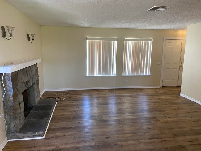 Foto del edificio - 39051 Willowvale Rd
