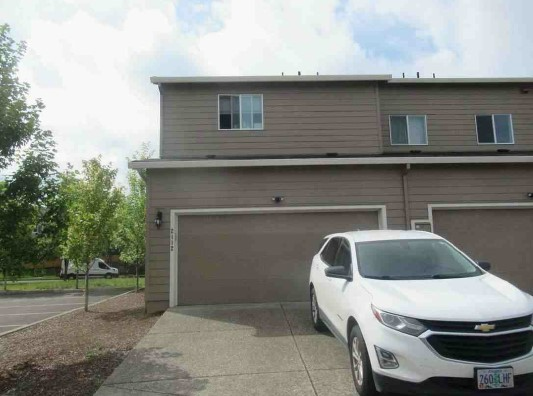 Building Photo - 2112 NE 4 Seasons Ln
