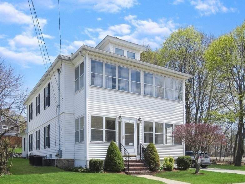 Primary Photo - 100 Neil St