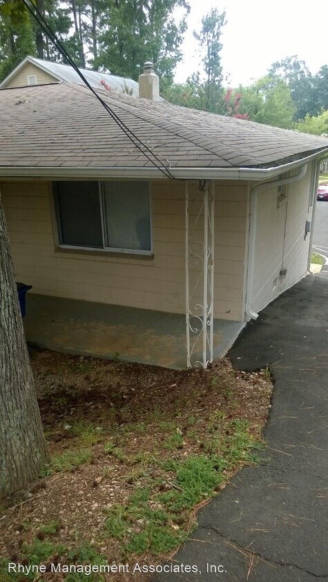 Foto del edificio - 2719 Avent Ferry Rd