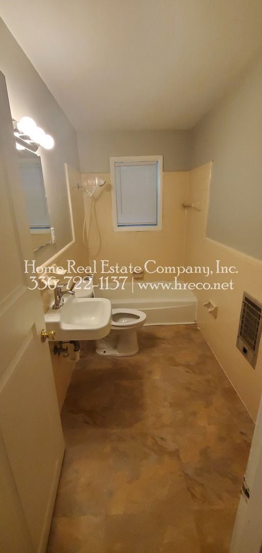 Building Photo - 135 Wall St