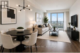 Building Photo - 840 Queens Plate Dr