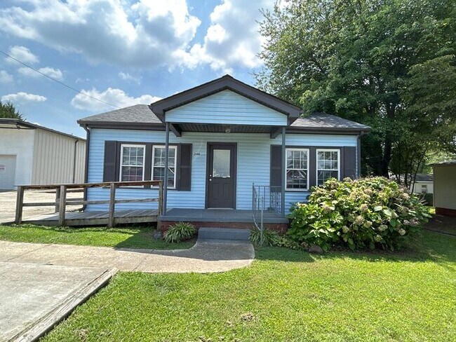Building Photo - T.R. Lawing Realty Property