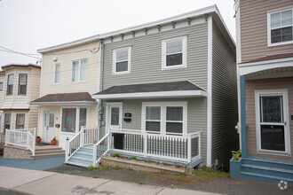 Building Photo - 59 Franklyn Ave