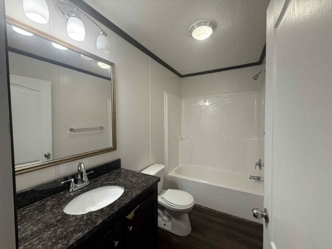 Building Photo - 1236 N Oaklane Rd