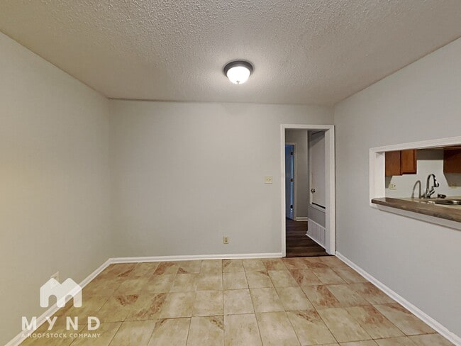 Building Photo - 1824 Whitehead Dr
