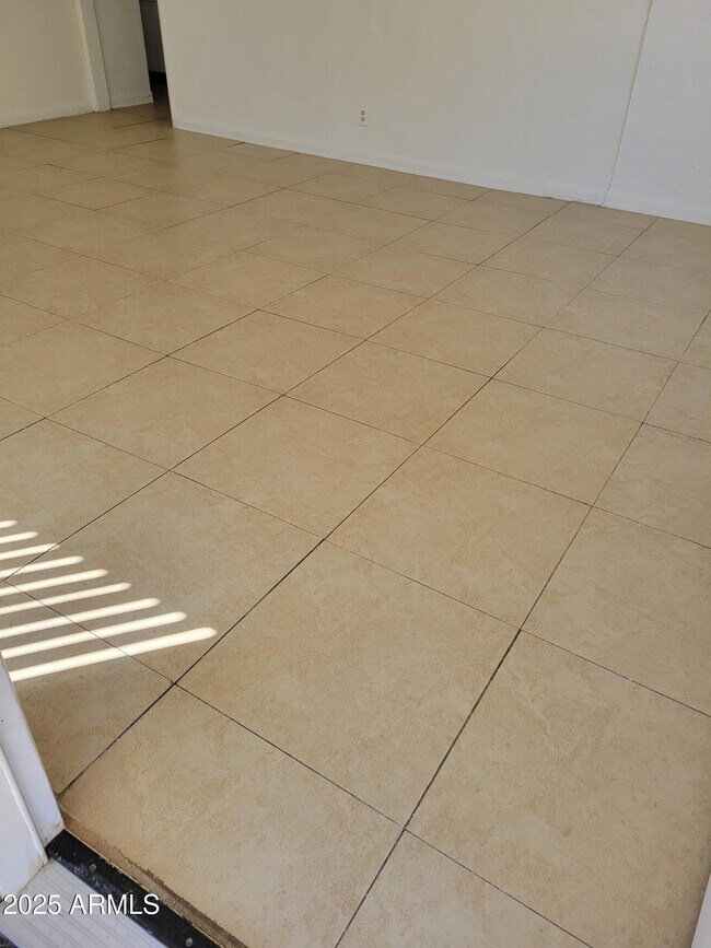 Foto del edificio - 2138 E Turney Ave