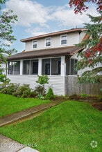 Building Photo - 53 Menand Rd