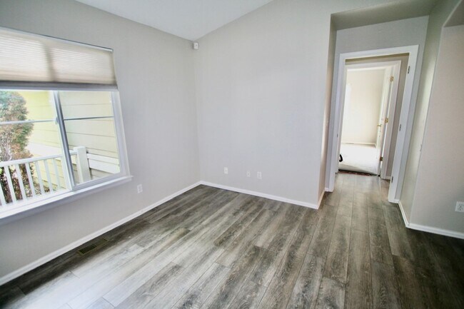 Building Photo - Beautiful 4 Bedroom Ranch Style Home Avail...