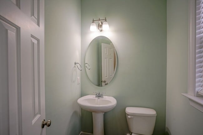 Building Photo - End unit townhome |  Fenced backyard | Har...