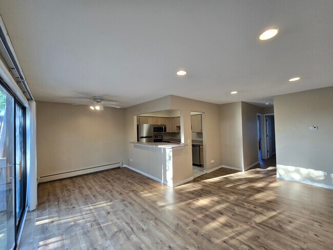 Foto del edificio - 229 W Ct of Shorewood