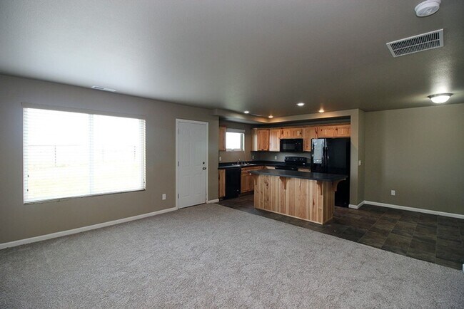 Foto del edificio - Reserve this Twin Home in a COZY Neighborhood Available Now!