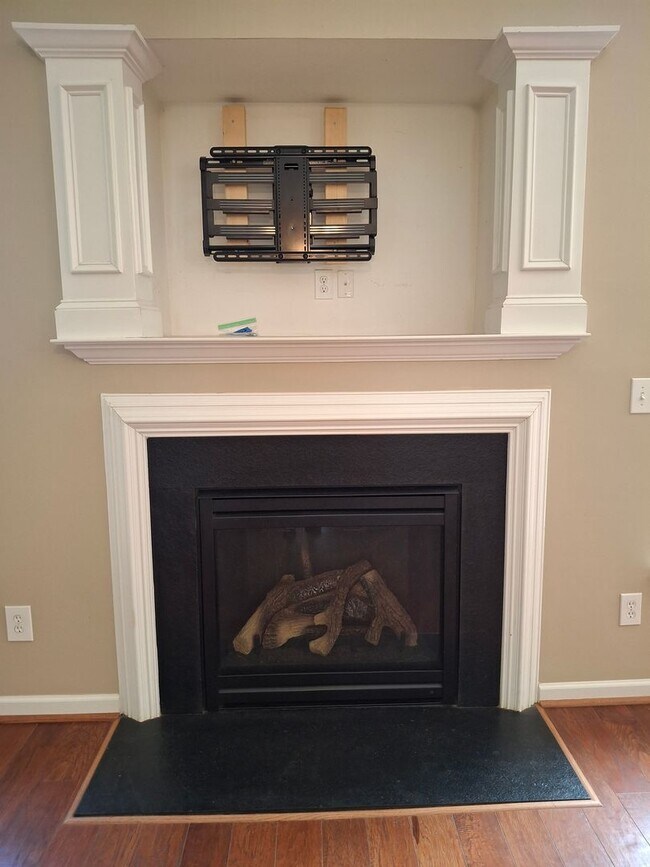 Building Photo - Beautiful 3-Bedroom Home with Bonus Room i...