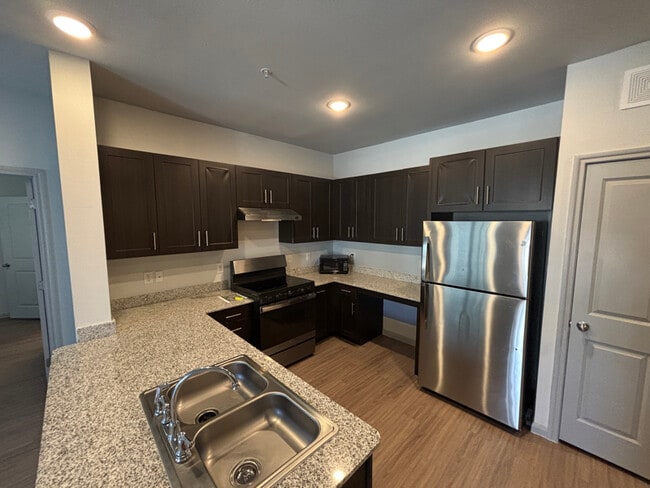 Foto del edificio - 950 FM2001