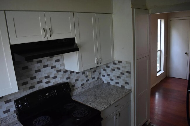 Foto del edificio - Room in Apartment on West Loop