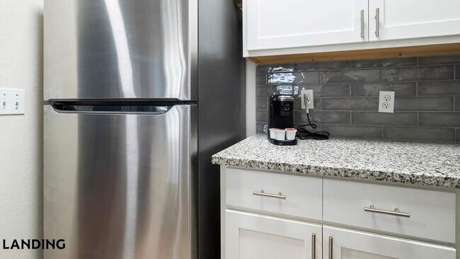 Foto del edificio - 2801 Biltmore Park Dr