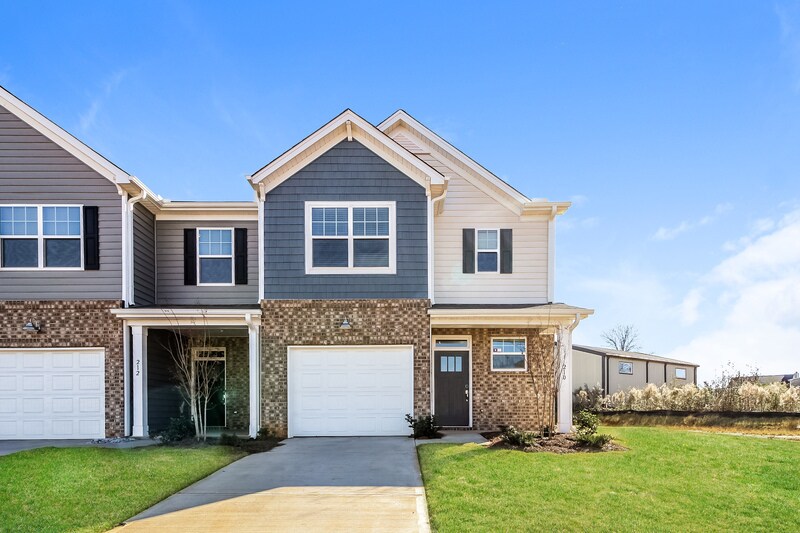 Foto principal - 319 E Compass Wy