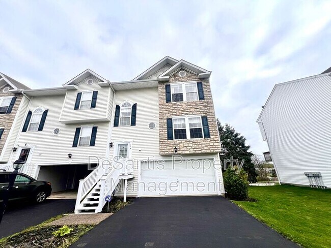 Foto del edificio - 119 Antler Hollow Dr