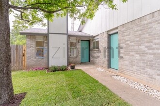 Building Photo - 2311 Singletree Ave