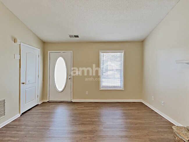 Foto del edificio - 32 Alston Ln SW