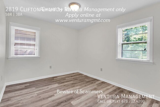 Foto del edificio - Fully Renovated 5-bedroom 2.5 Bathroom Hom...