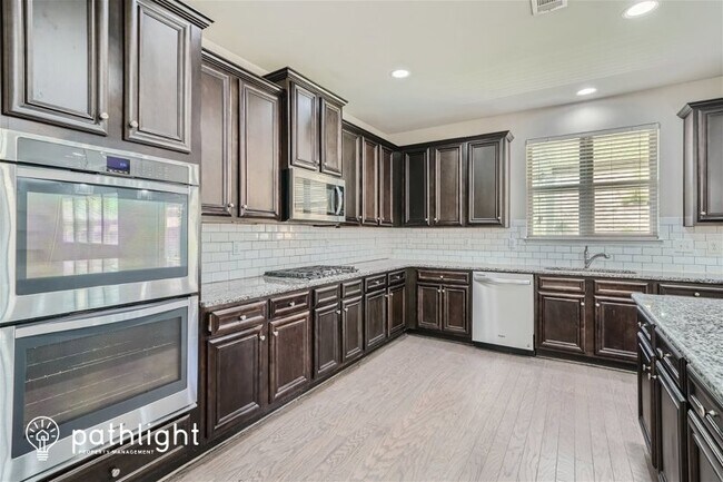 Foto del edificio - 397 Victoria Heights Drive