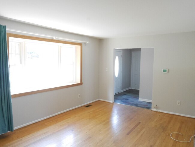 Building Photo - Your Next Home Awaits! Single Family Home ...