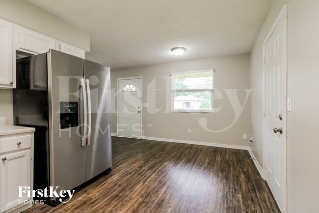 Building Photo - 7742 Club Duclay Dr