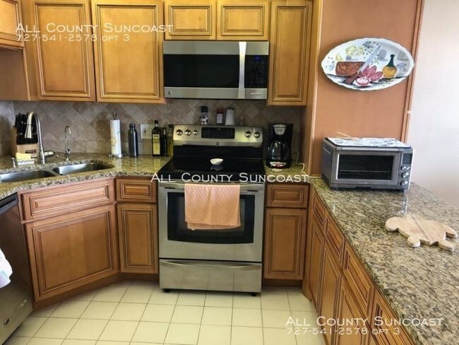Building Photo - 2 bedroom in Indian Shores FL 33785