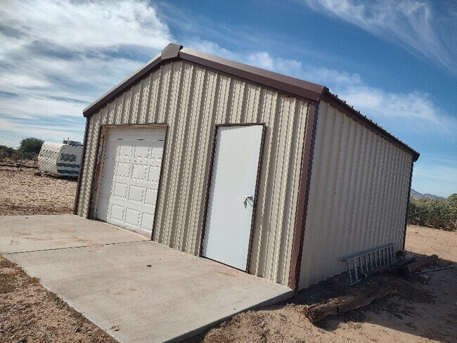 Foto del edificio - 20041 S Neighbours Blvd