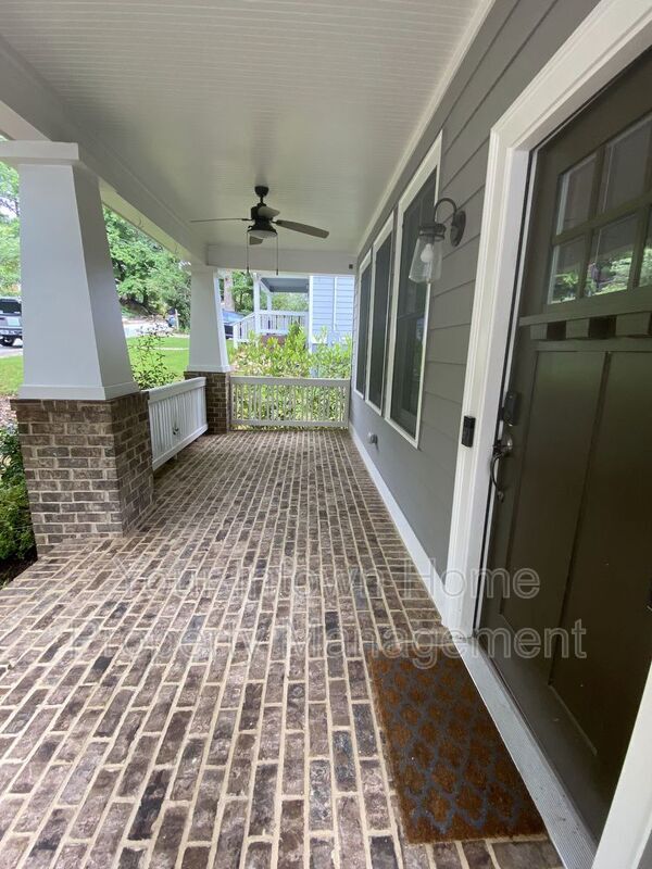Foto del edificio - 137 Flora Ave NE